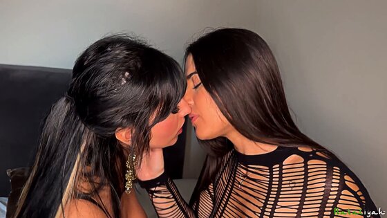 eating pussy aaliyah love porn