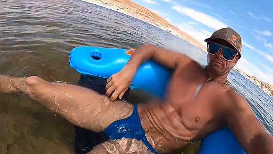 outdoors nude bath in lake beeg