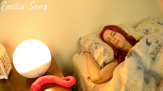 solo girl cumming poison ivy porn xnxx